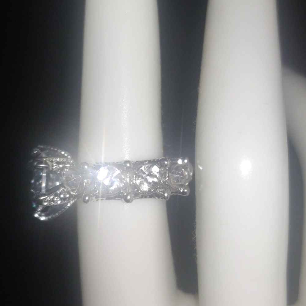 Gorgeous Ring - Picture 2 of 3